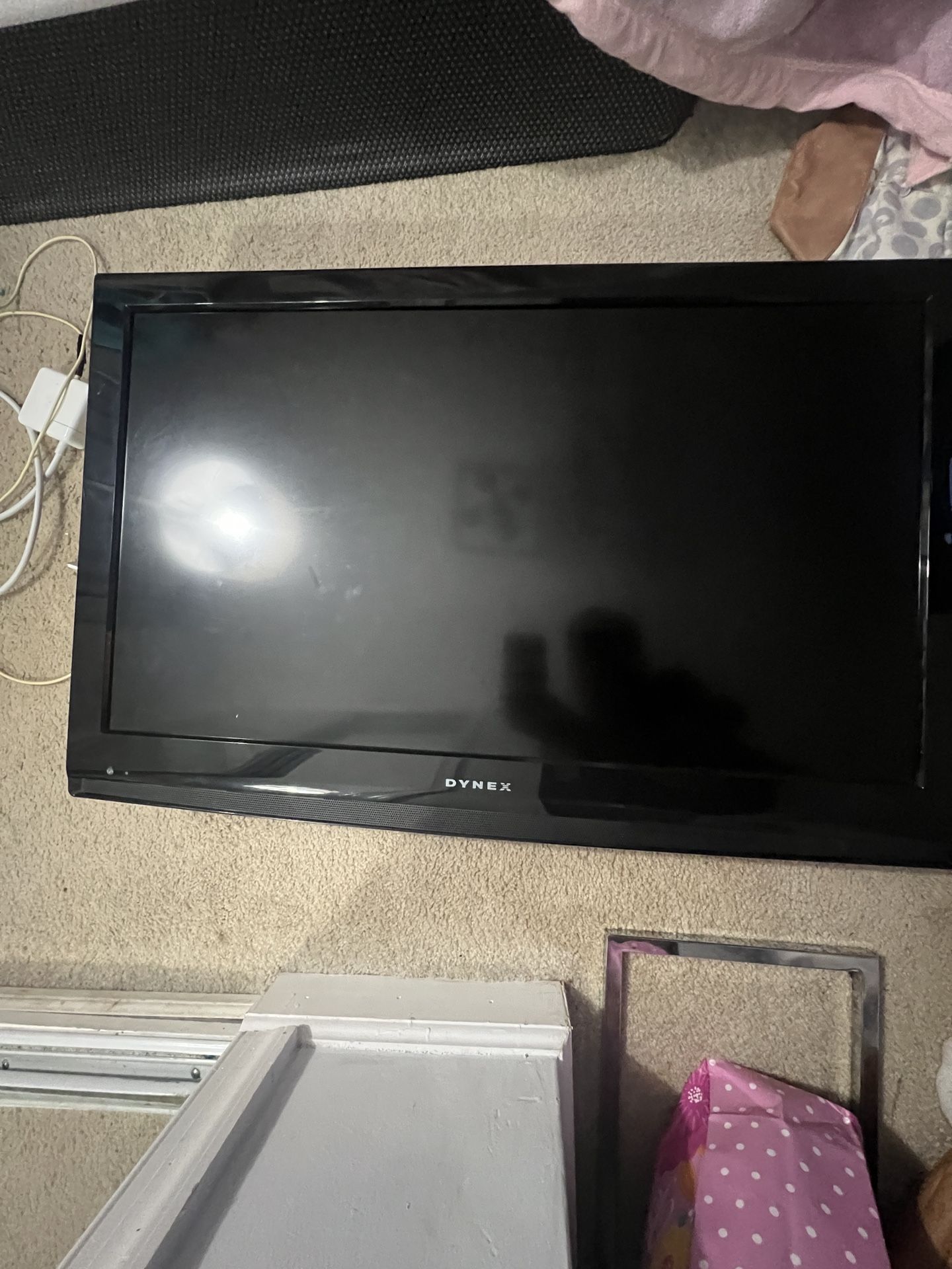 30” Inch Dynex TV
