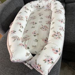 Baby Girl Sleeping Bassinet 