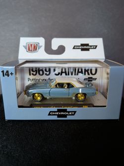 M2 Machines Die Cast 1969 Camaro SS/RS 350 Chase Edition