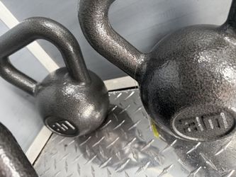 30.lbs X  2 Kettlebells NEW