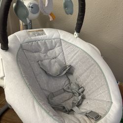 Graco Soothe 'n Sway LX Baby Swing with Portable Bouncer