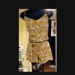 Cute Out Fit Ready For The Summer Size Medium 