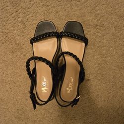 Women's sandals size 8.5