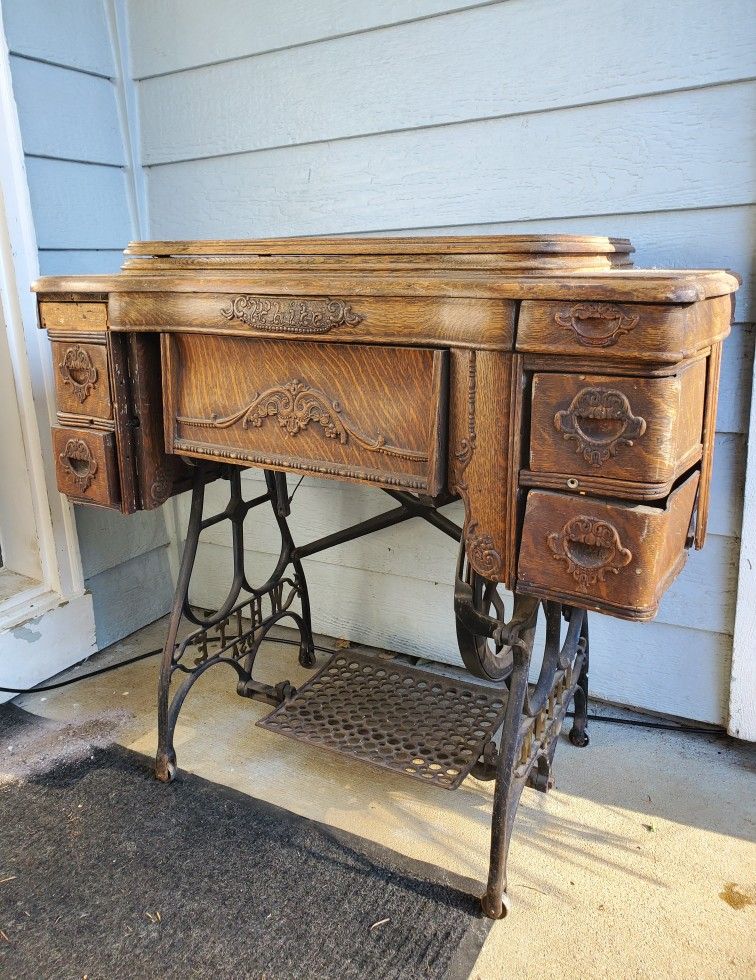 White Rotary Antique Sewing Machine