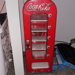 Coca Cola Mini Fridge, Needs Work