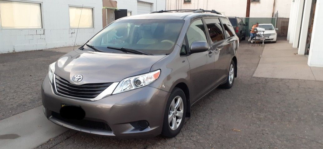 2011 Toyota Sienna