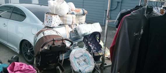 Baby bedding/gear