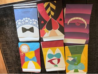 16 Alison Wonderland party bags