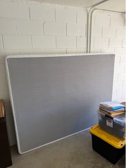 Free- queen box spring