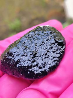 Rare authenticated meteroite