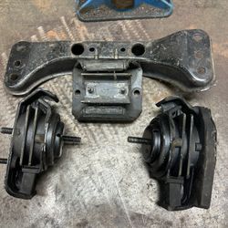 Nissan Silvia S15 6spd Transmission / Engine Mounts