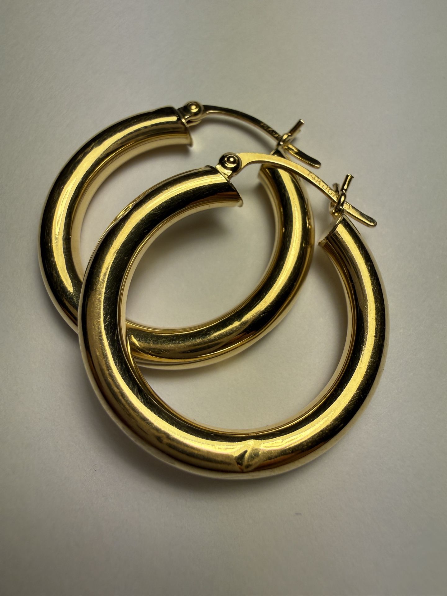 Real 14k Yellow Gold Classic Hollow Hoop Earrings 1” Inch Long 18mm Diameter