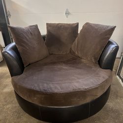 Swivel Couch 