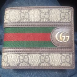 GUCCI GG MENS BI FOLD WALLET $250 OBO