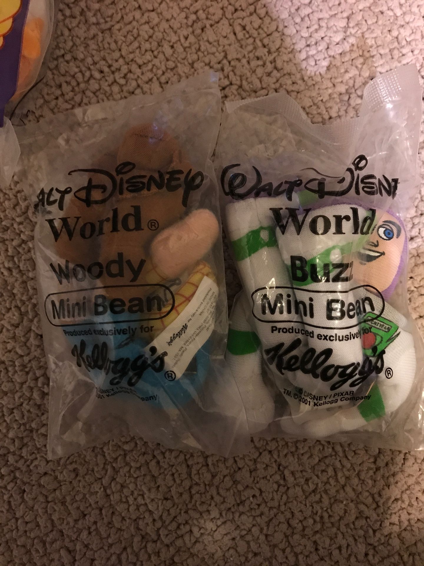Walt Disney World Woody, Buz mini Beans. And Zazu toy