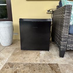 The Hisense 1.6 Cu ft mini fridge