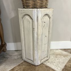 Solid wood plant stand 27.5” tall x 15” wide