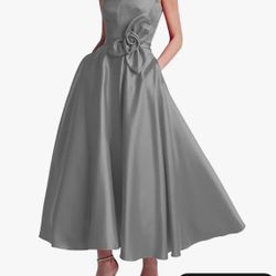 Best Man  White Suits And Bridesmaid Gray Dress