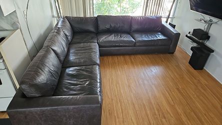 Leather Sectional Sofa, Down Packed Cushions, Excellent Condition, Delivery Possible