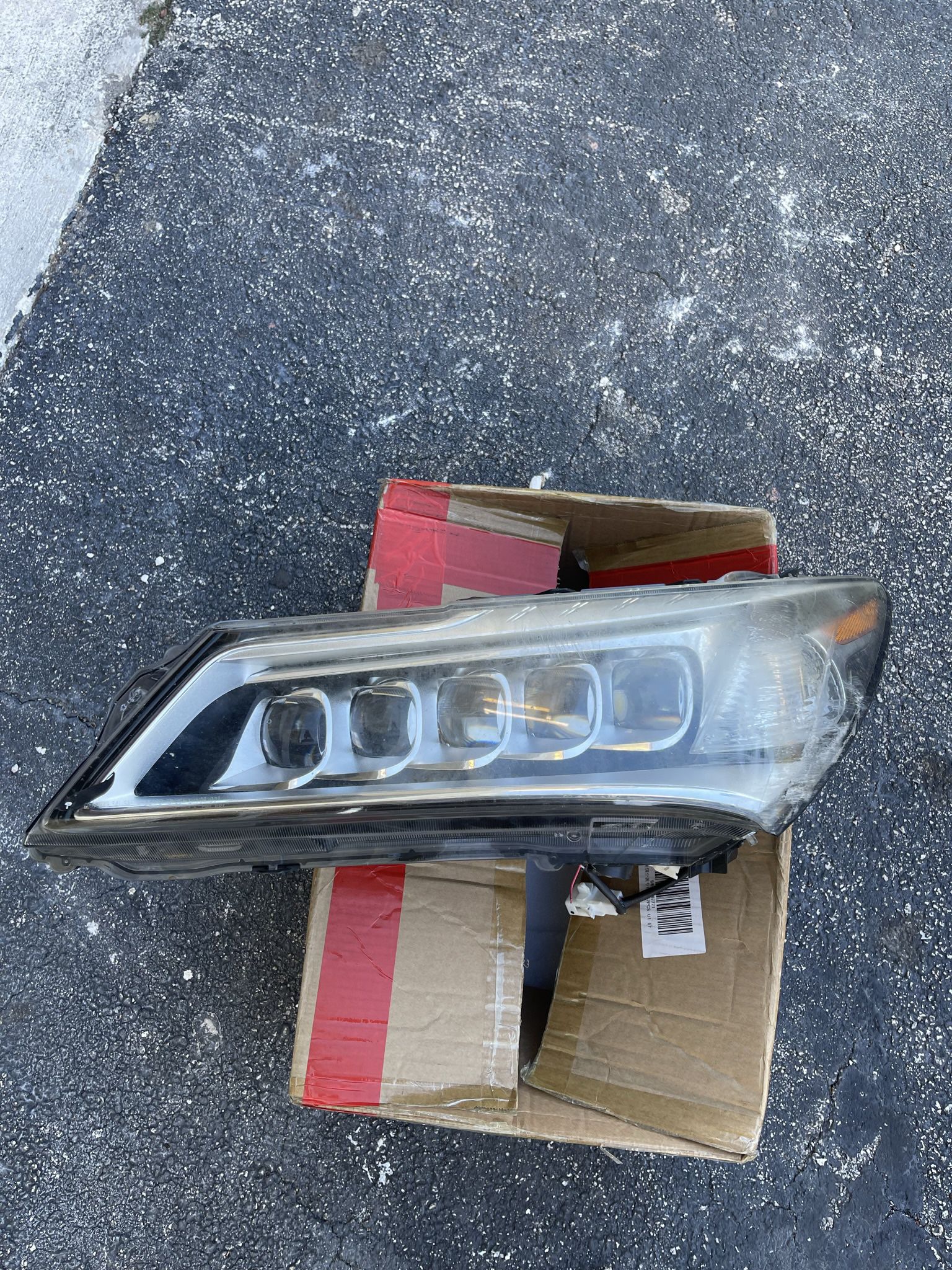 Acura 2019 MDX driver Side Diamond Headlight Style For Parts