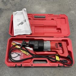 Milwaukee 6519-21 8.5-AMP Corded Sawzall W/ Case
