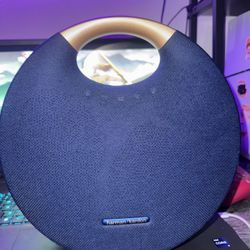 Harmon Kardon Onyx Studio 6 Portable Speaker 