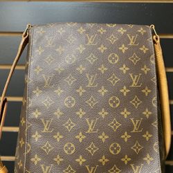 Louis Vuitton Crossbody 