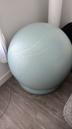 Momcozy pregnancy / yoga ball
