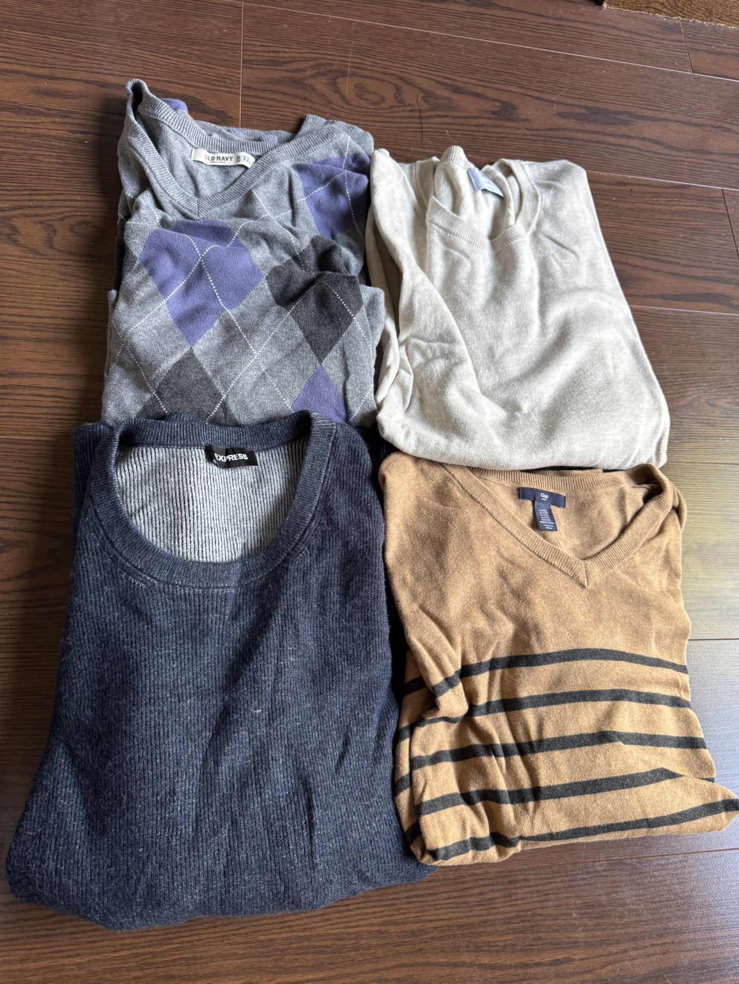 Men’s sweater lot size 2XL