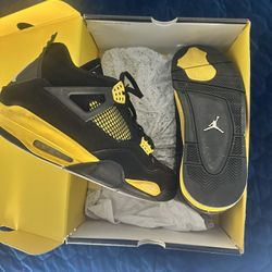 Air Jordan 4 Retro Size 12