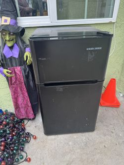 Mini Black&Decker Refrigerator 50$