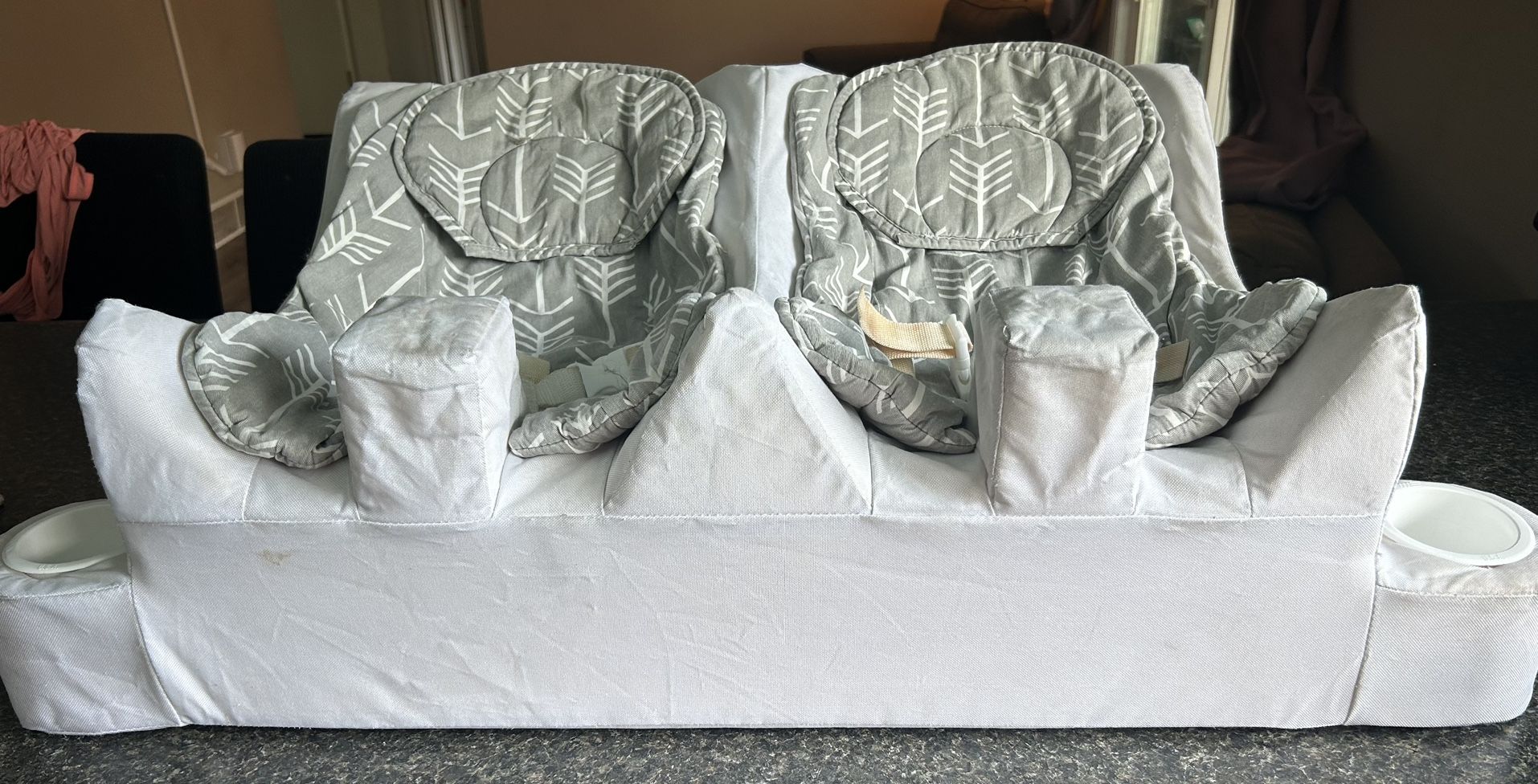 Table For Two- Twin Feeding System