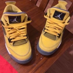 Air Jordan 4 Retro LIGHTNING