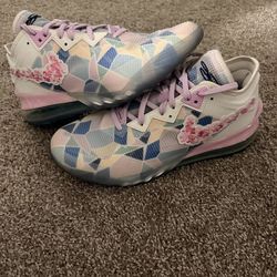 Near New Nike LeBron 18 Low Sakura - Size 11.0D