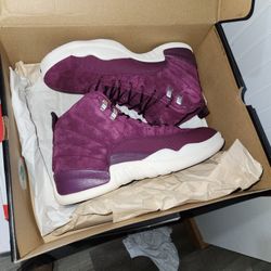 Bordeaux Jordan Retro 12 