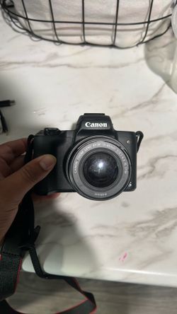 Canon EOS M50