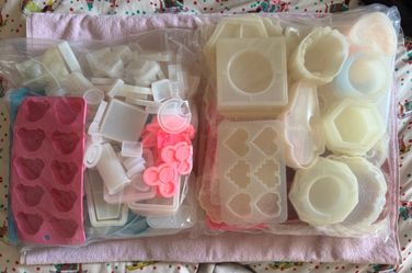 2 huge bags of resin crafting molds