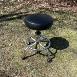 chrome base adjustable rolling stool
