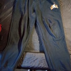 Men's Air Jordan Black sweatpants size L