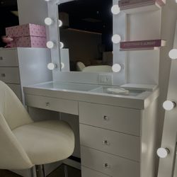 Vanity Set w/ LED Mirror & Diamond Knobs💎 – Pre-Assembled Glam Station 💄 