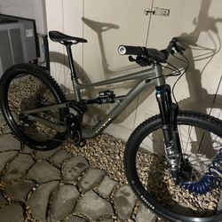 Specialized Status 140 SIZE S2