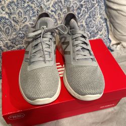 New Women’s New Balance Fresh Foam Running Shoes 9.5