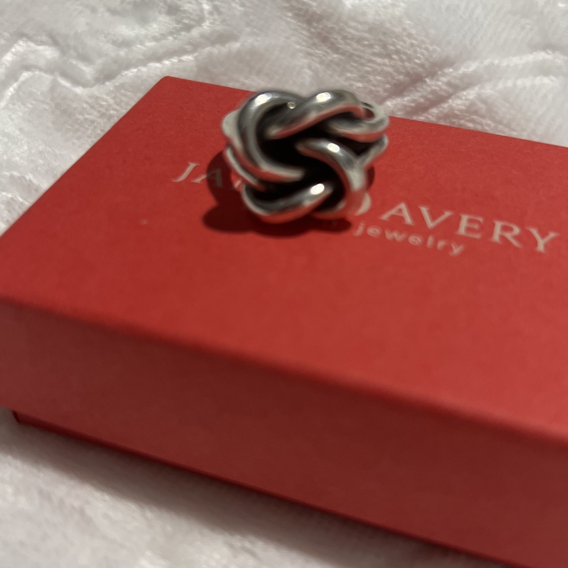 James Avery Retired Bold Lover’s Knot Ring