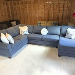 GORGEOUS SECTIONAL 