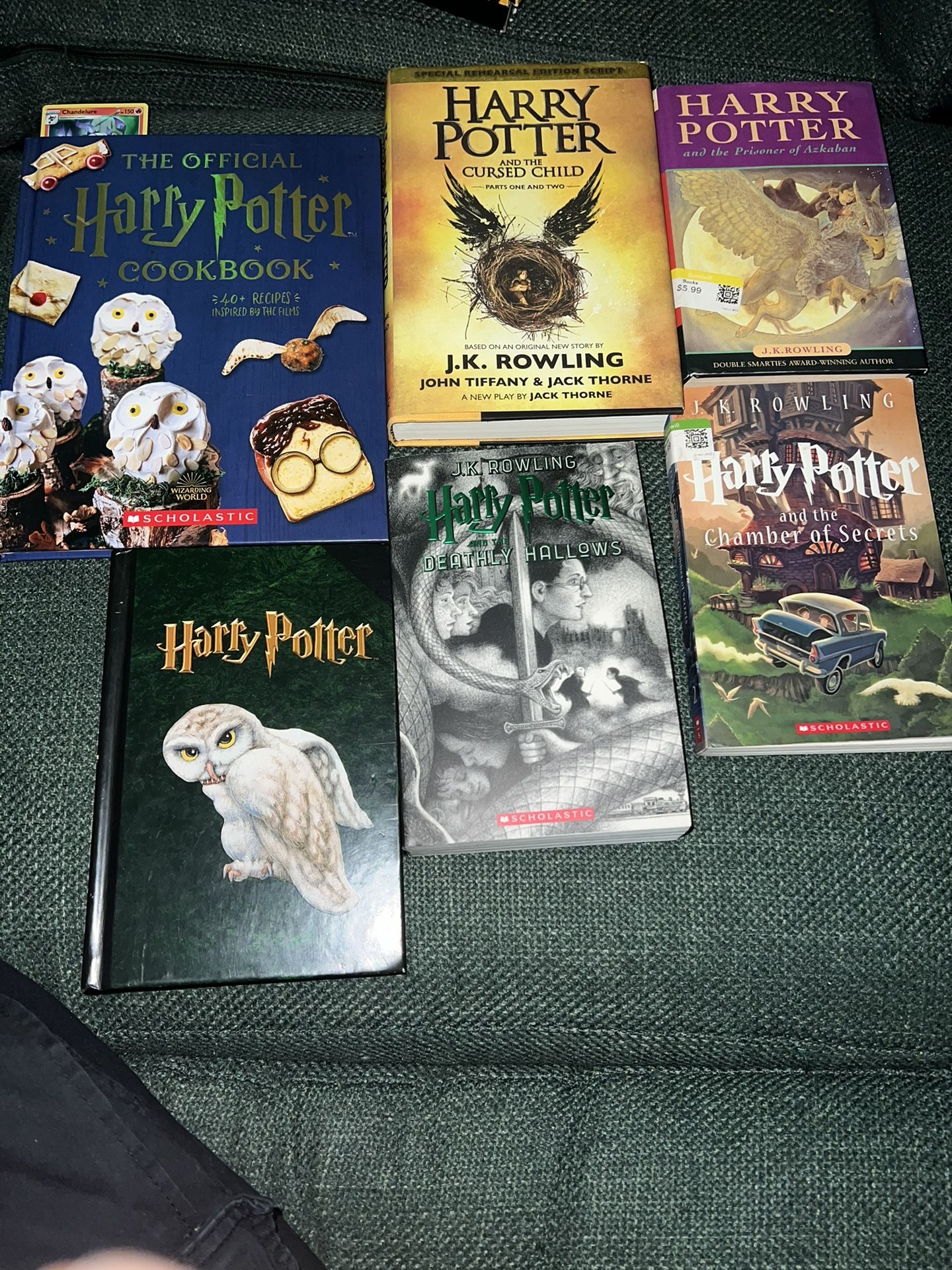 Harry Potter Book Bundle .