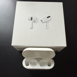 AirPods Pro Wireless Charging Case