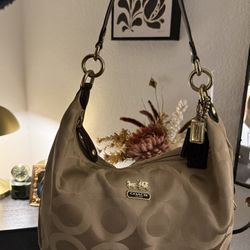 Coach shoulder handbag