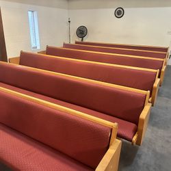 Church Pews 15 Pews at $20 Dollars A Pew Or OBO must Own Shipping Transportation 