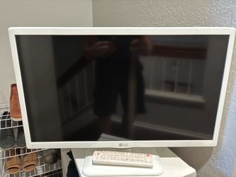 LG Flat Screen TV with Remote