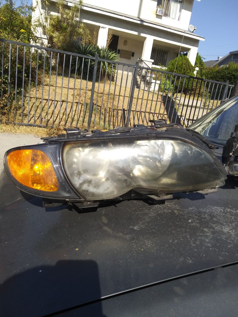 04 BMW 325i - headlight